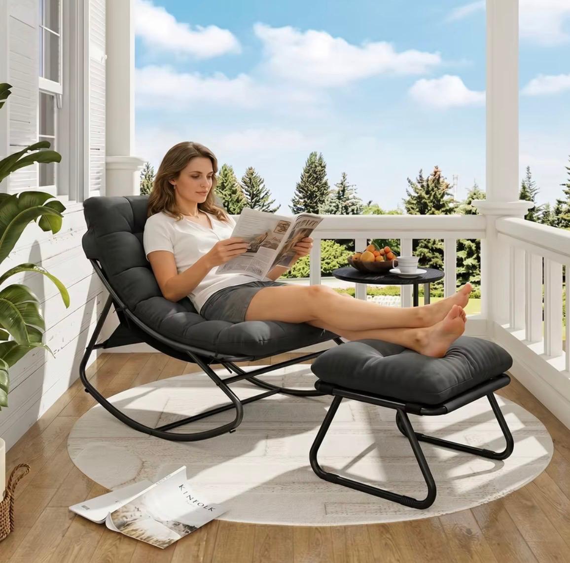 Fauteuil à bascule avec repose pieds