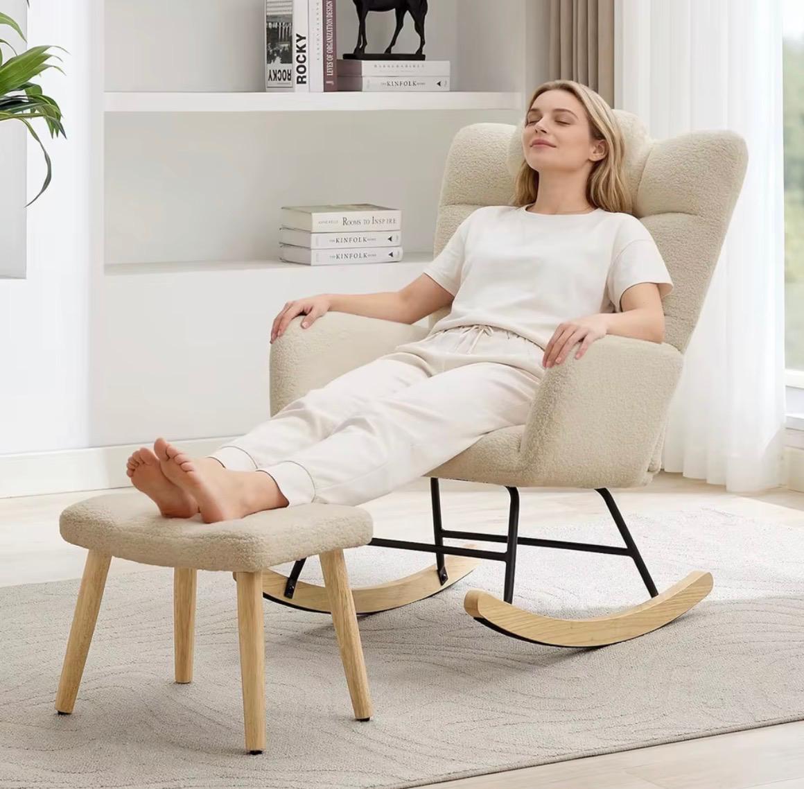 Fauteuil à bascule classique avec repose pieds